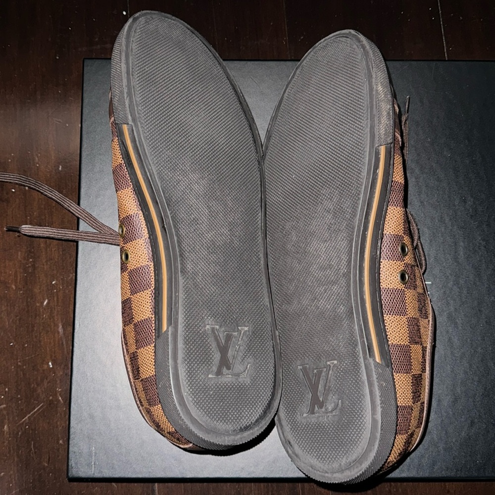 Los Vuitton damier tennis shoes - Picture 5 of 5